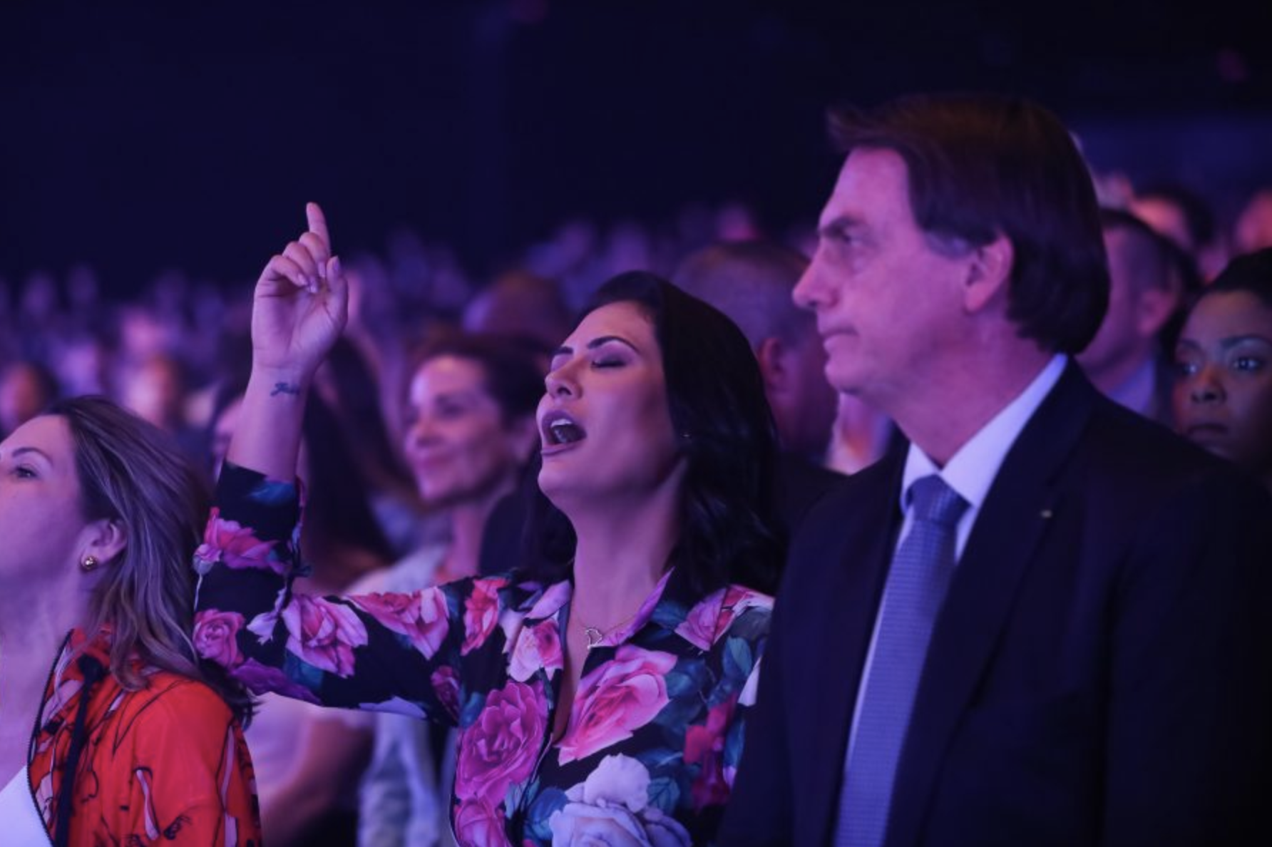 Depois de pouco caso com avÃ³ de primeira dama, Bolsonaro faz Michelle de vÃ­tima