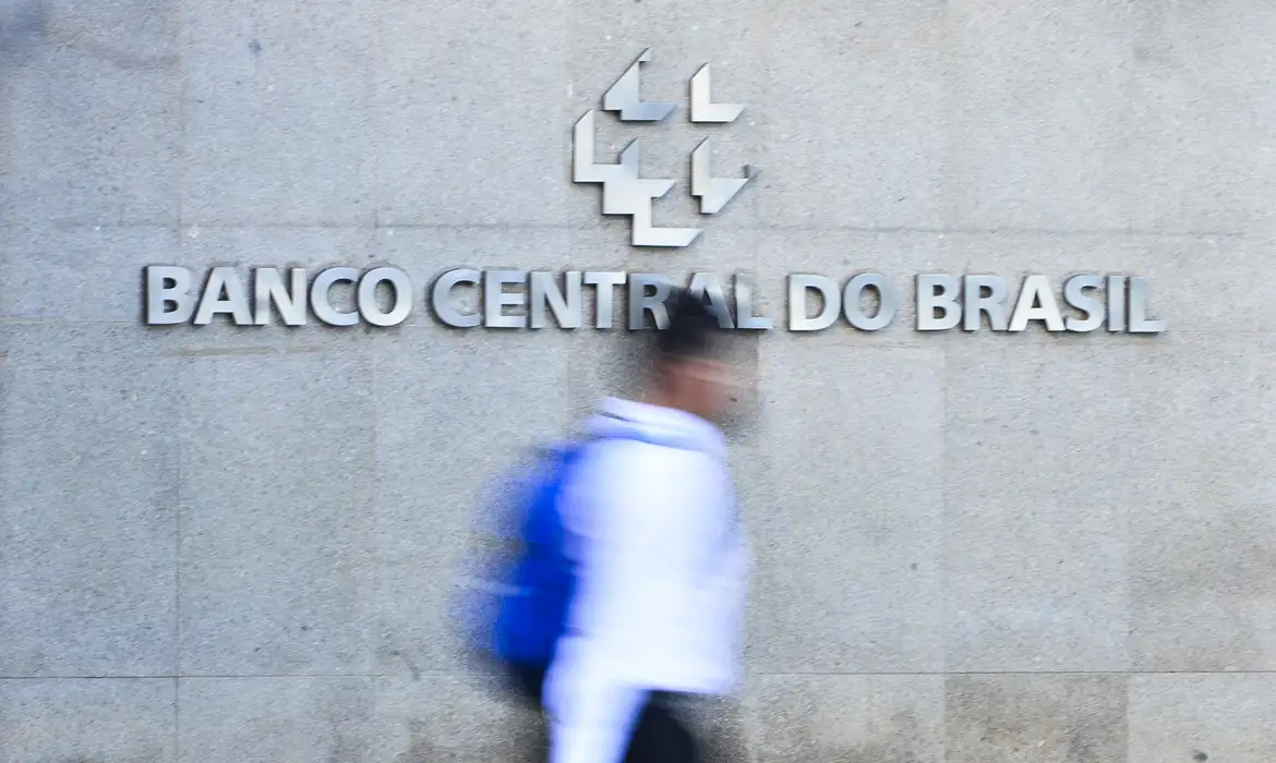 CUT condena novo aumento na Selic: Vai inflar a dívida bruta do Brasil em R$ 50 bilhões e causar desemprego