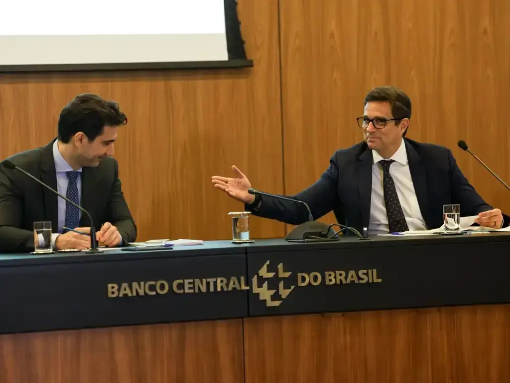 Jeferson Miola: Com Galípolo, BC repete política contracionista de Campos Neto